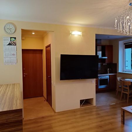 Quiet Dzelzavas Street Apartment Рига Экстерьер фото