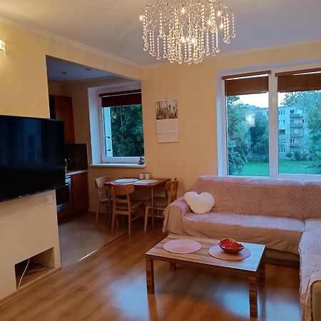 Quiet Dzelzavas Street Apartment Рига Экстерьер фото