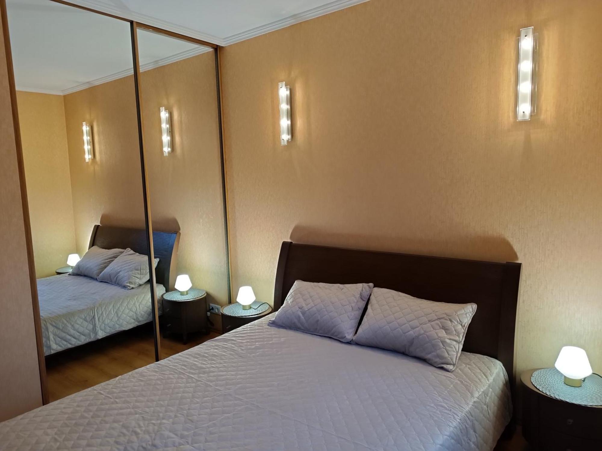 Quiet Dzelzavas Street Apartment Рига Экстерьер фото