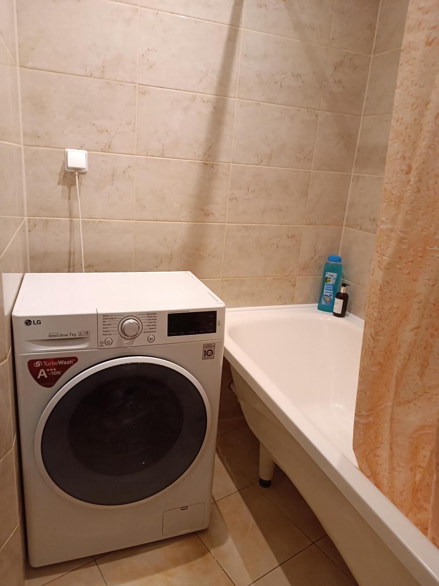 Quiet Dzelzavas Street Apartment Рига Экстерьер фото